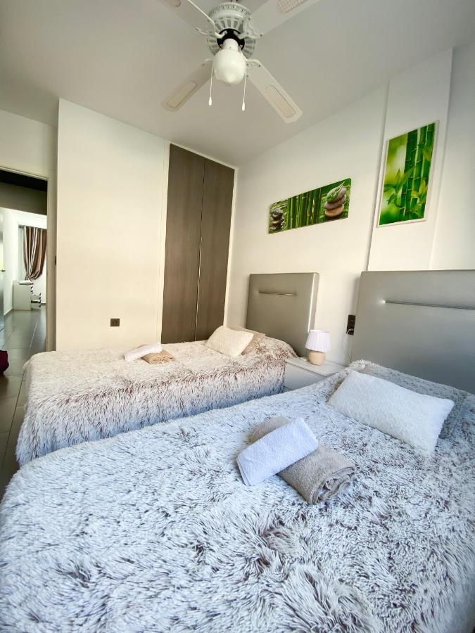 Oasis Beach Apartments Alicante Luaran gambar