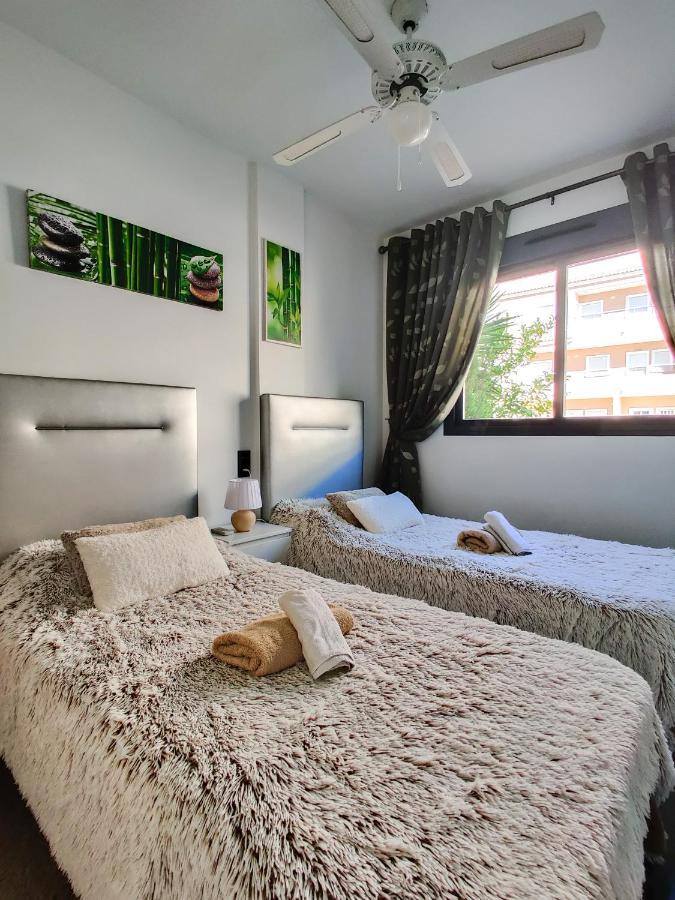 Oasis Beach Apartments Alicante Luaran gambar